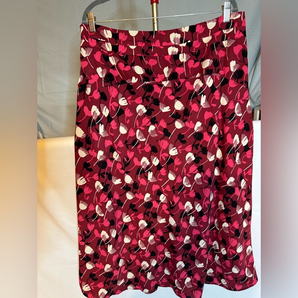 CAbi Pink and Black Floral A-Line Skirt - Picture 2 of 8